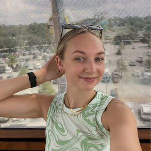 Meet your Posher, Caleigh